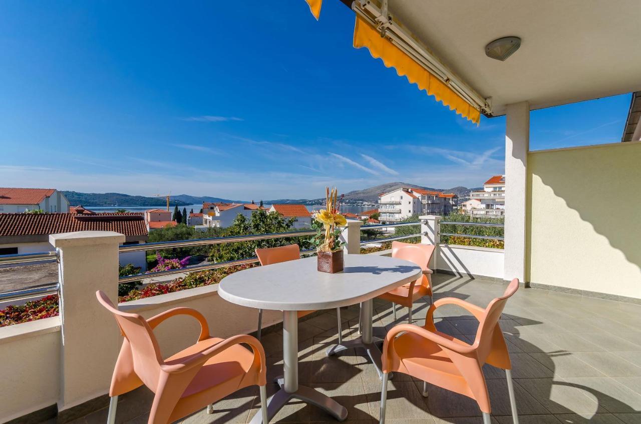 Apartments Palm Tree Трогир Экстерьер фото