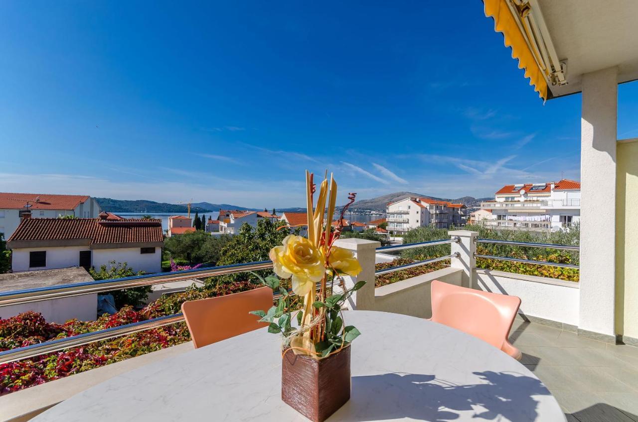 Apartments Palm Tree Трогир Экстерьер фото