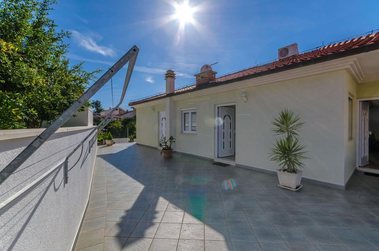 Apartments Palm Tree Трогир Экстерьер фото