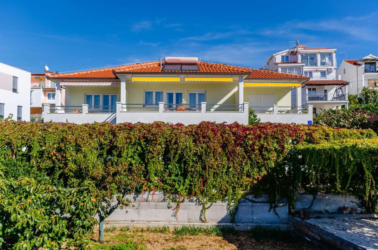 Apartments Palm Tree Трогир Экстерьер фото
